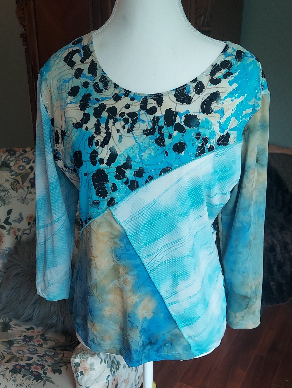 Abstract Blue & Cream Long-Sleeve Panel Top